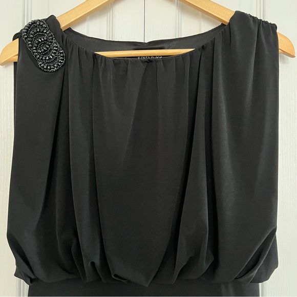 Little black dress with shoulder detail, size 6 - Picture 5 of 10